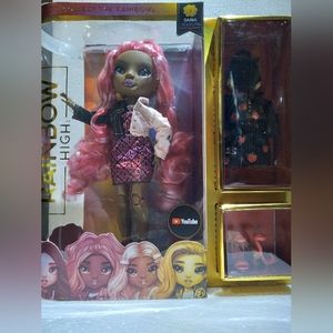(Daria) Rainbow High doll